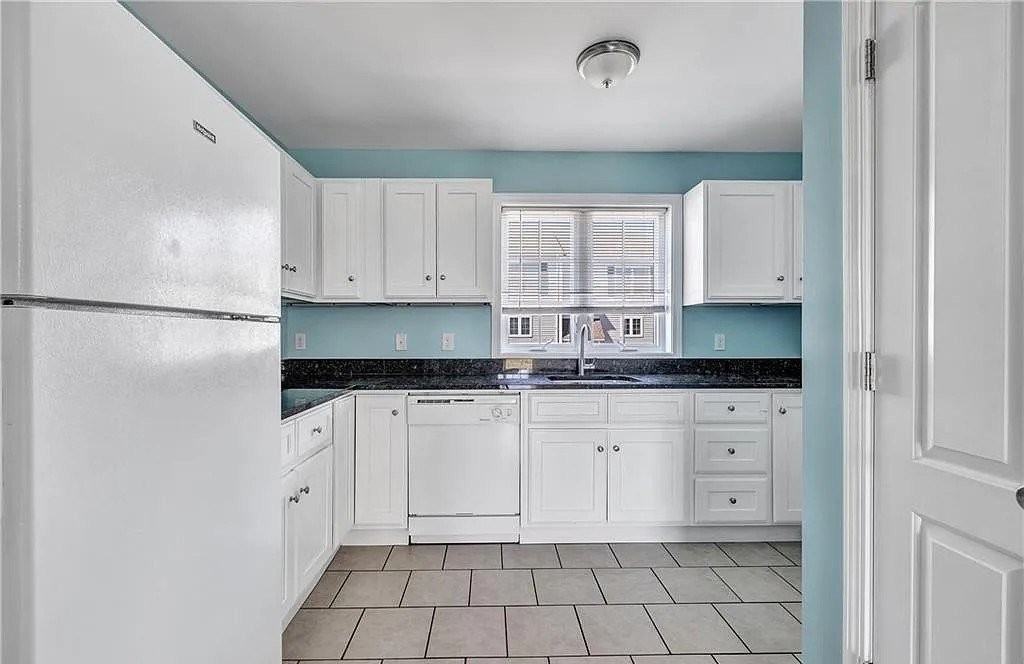 800 Seaview Ave #2 - Photo 5 of 16