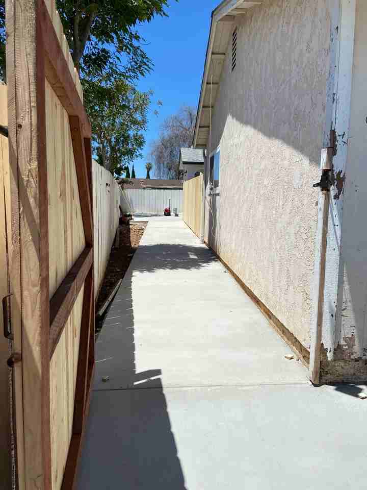 8708 Friant St - Photo 2 of 14