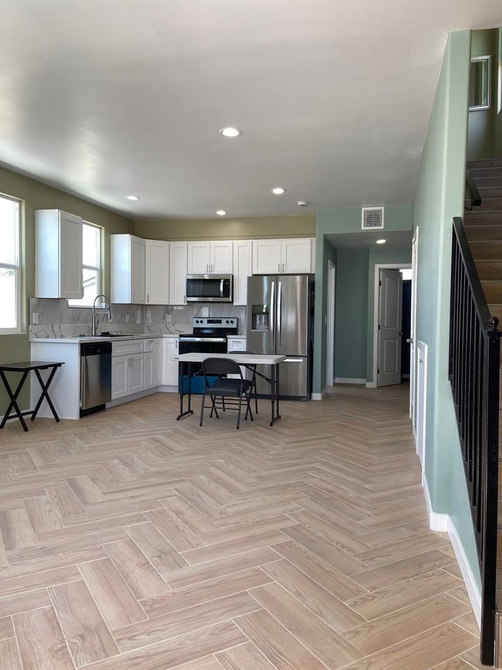 8708 Friant St - Photo 4 of 14