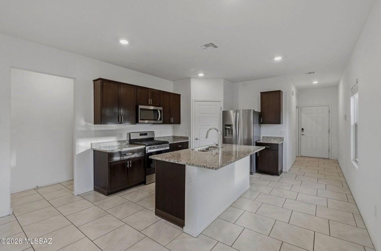 2557 E Calle Joya De Ventura - Photo 2 of 16