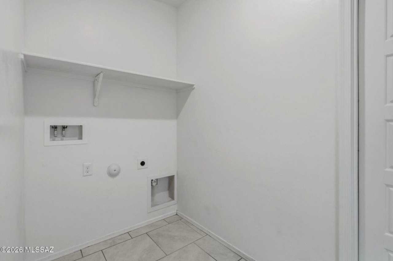 2557 E Calle Joya De Ventura - Photo 4 of 16