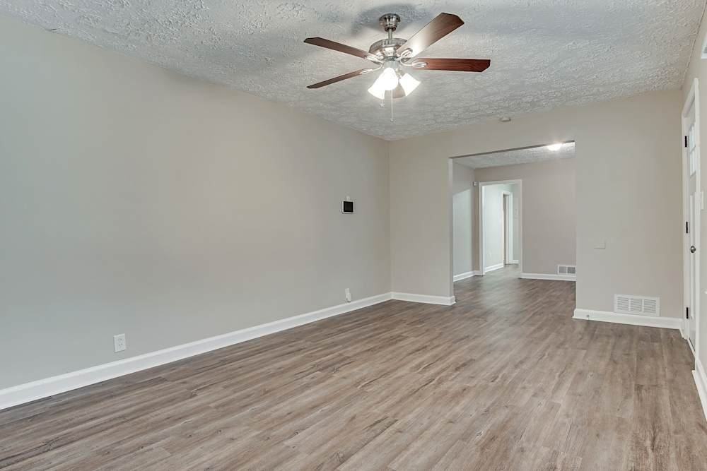1932 Rosewood Rd - Photo 2 of 10