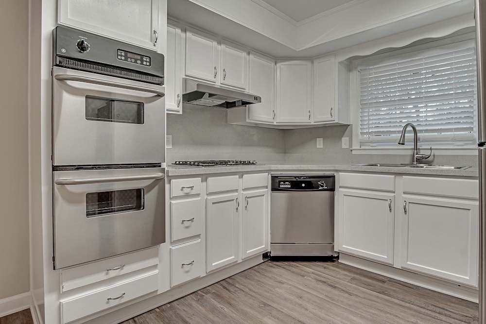 1932 Rosewood Rd - Photo 4 of 10