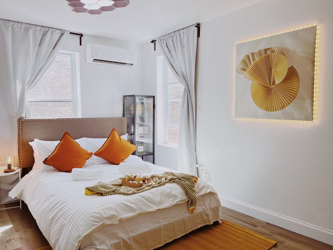 2402 Spruce St #3R - Photo 4 of 11
