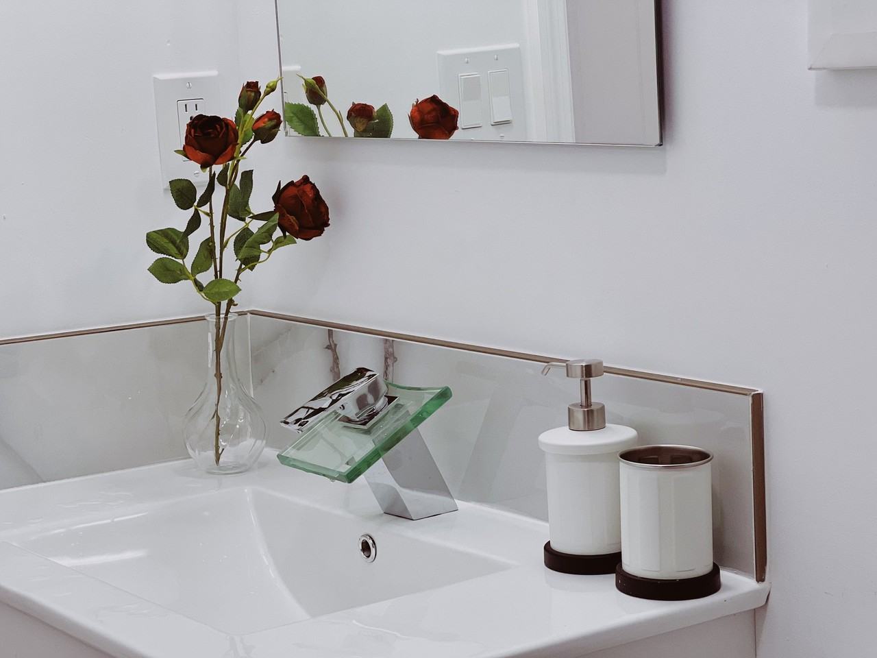 2402 Spruce St #3R - Photo 7 of 11