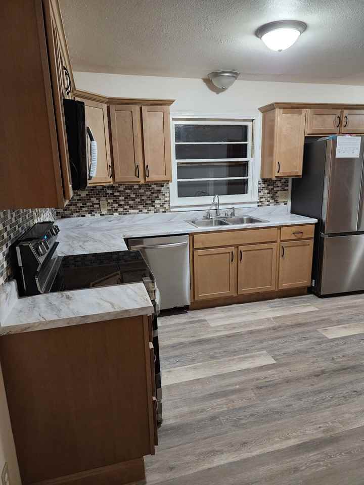 511 Roland St - Photo 4 of 6