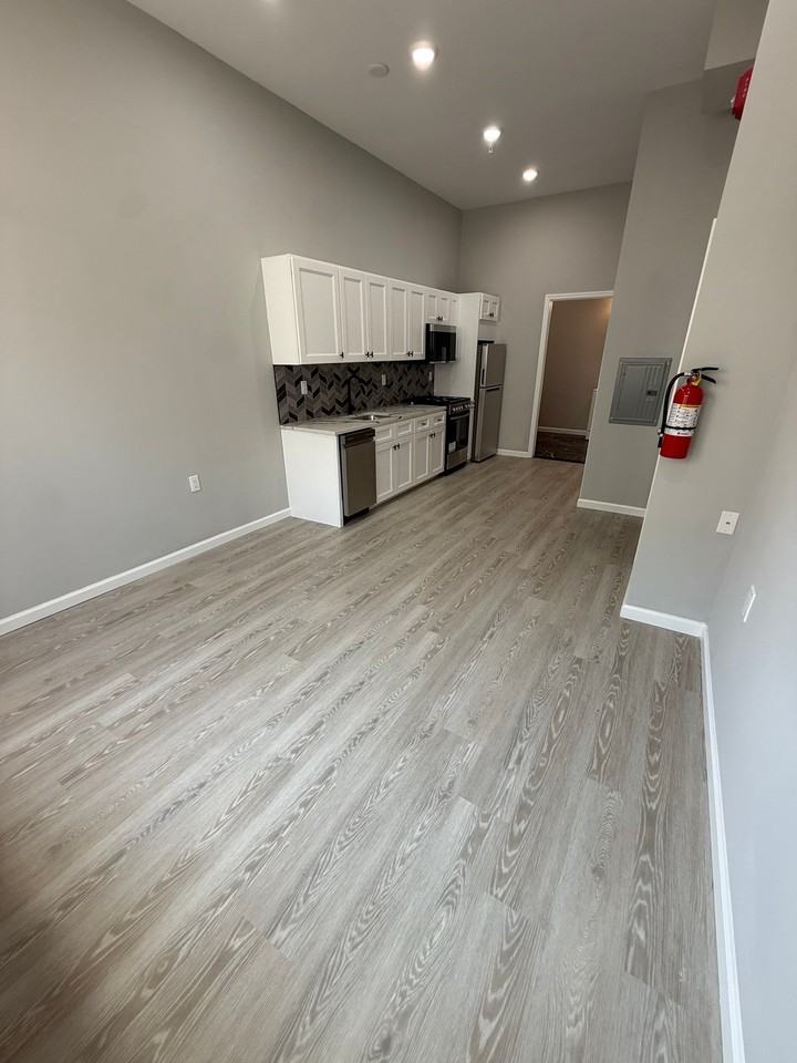 201 Governor St #101