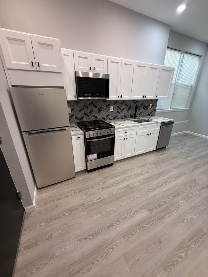 201 Governor St #103