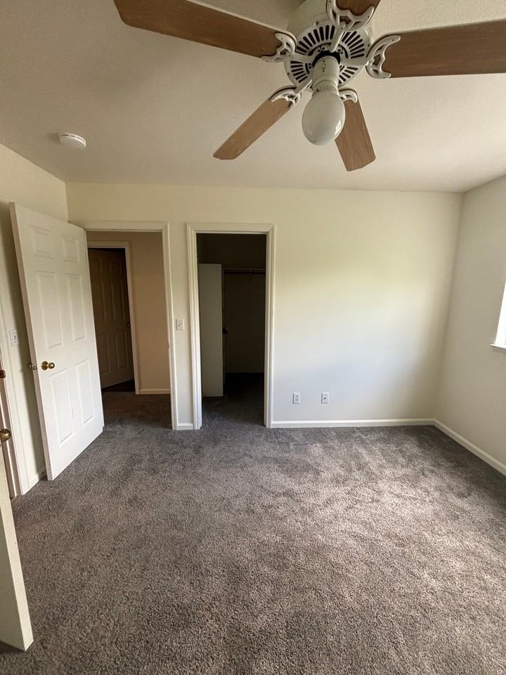 110 Michael Grove Ave - Photo 3 of 19