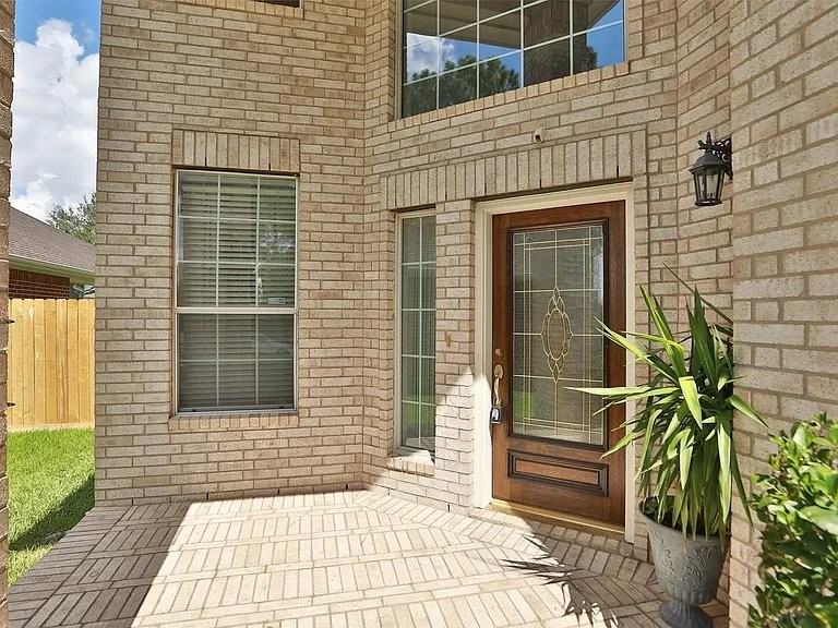6523 Trenton Lake Ln - Photo 2 of 20