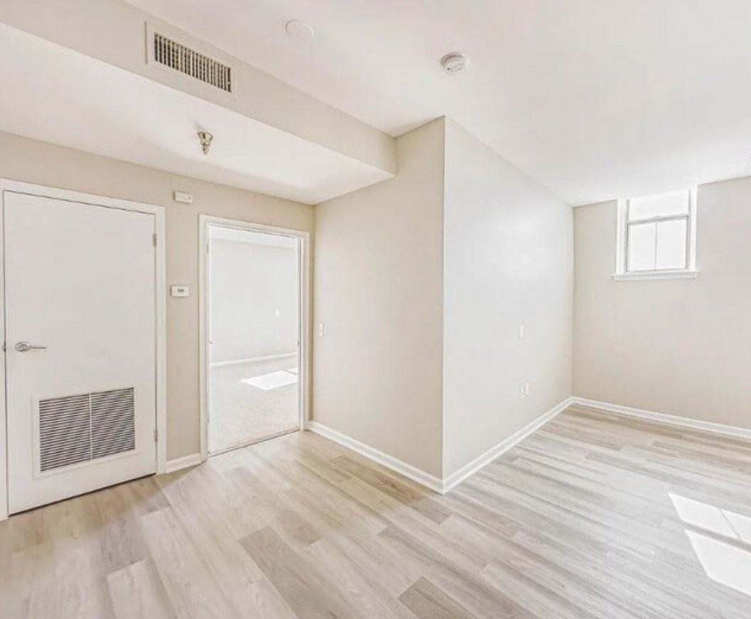 150 N 4th St #202 - Photo 2 of 16