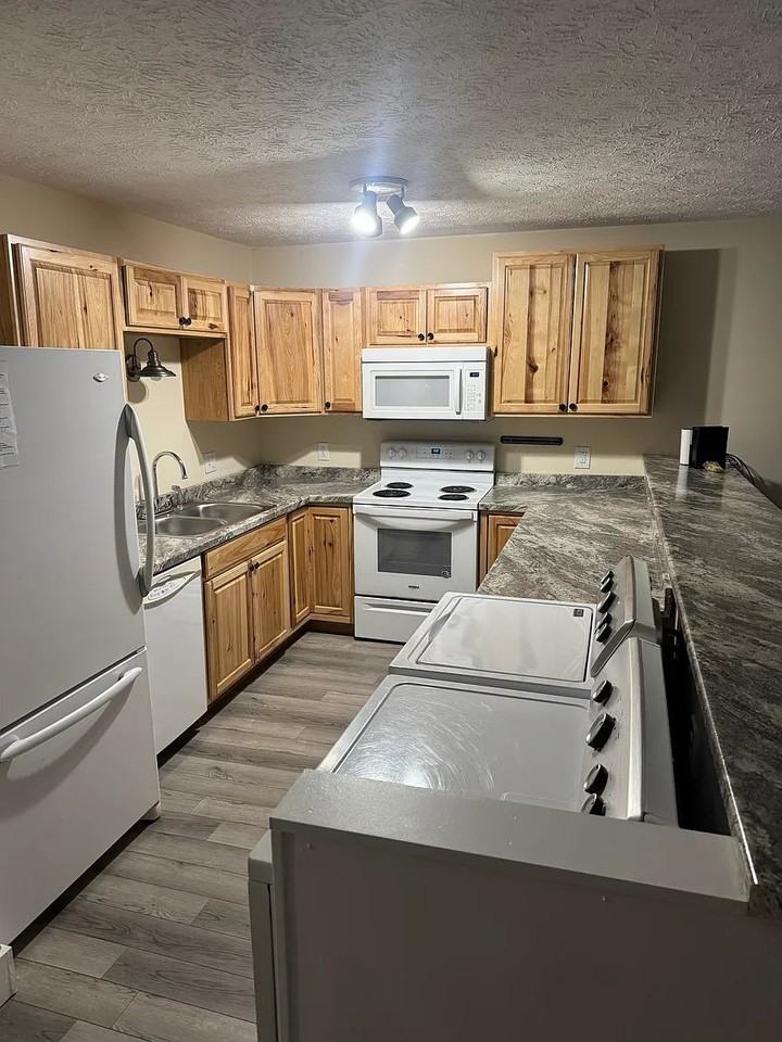 249 Camp Rock Rd - Photo 6 of 8