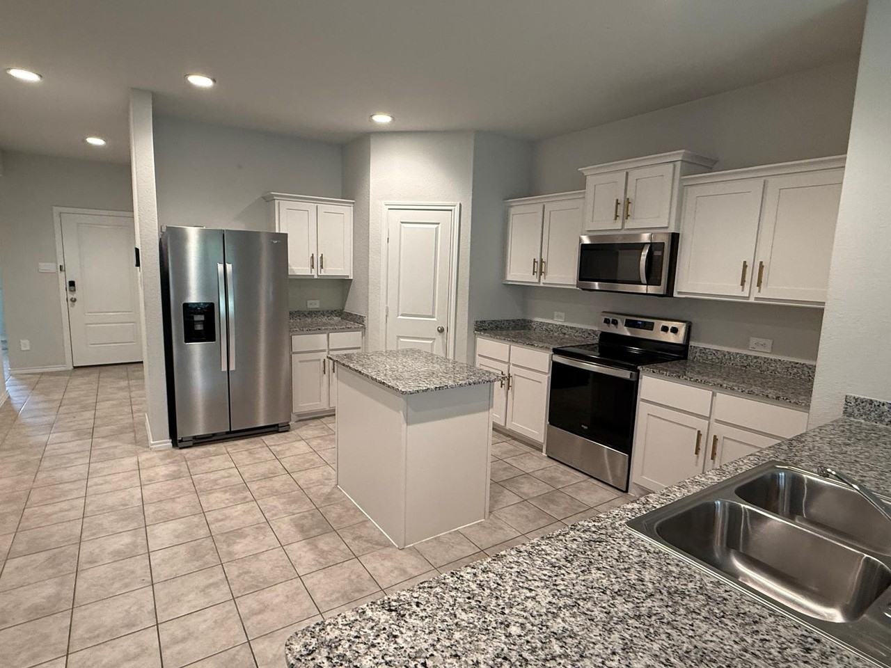112 Piping Rock Dr - Photo 2 of 15