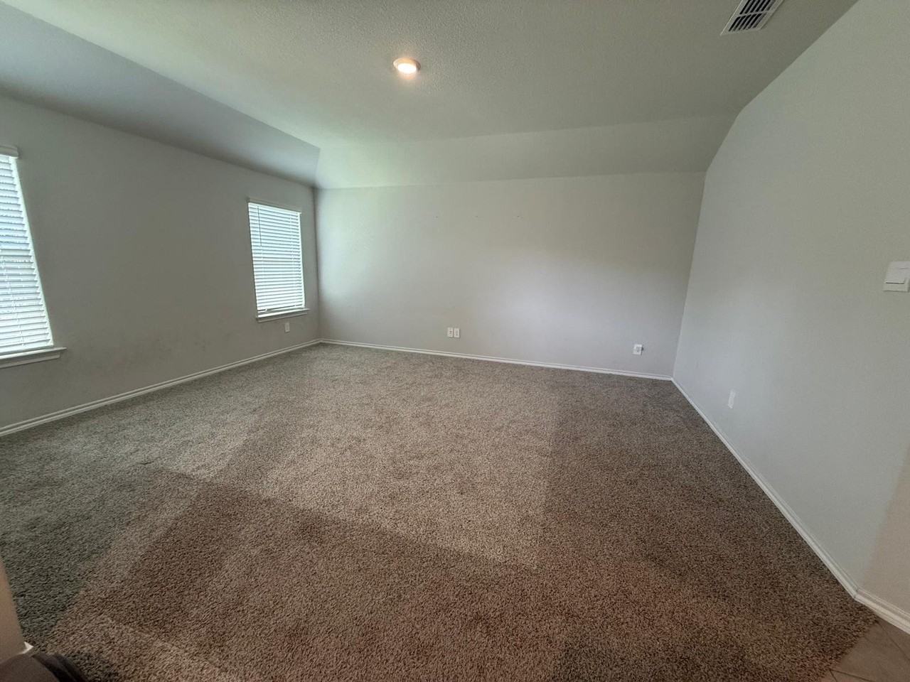 112 Piping Rock Dr - Photo 4 of 15
