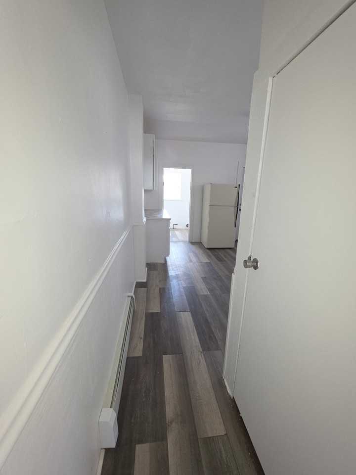 139 Spring St - Photo 6 of 14