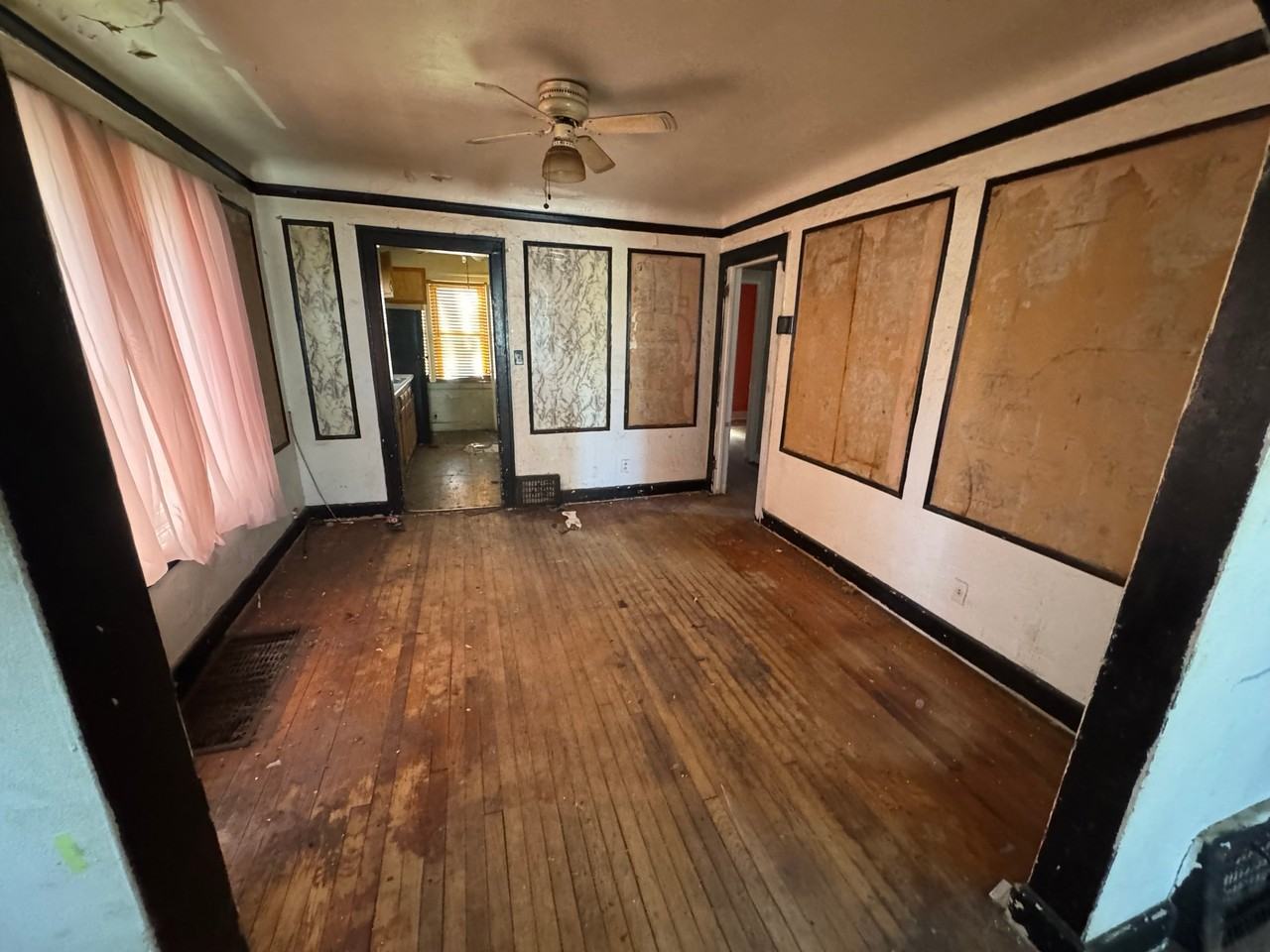 15447 Griggs St - Photo 5 of 20