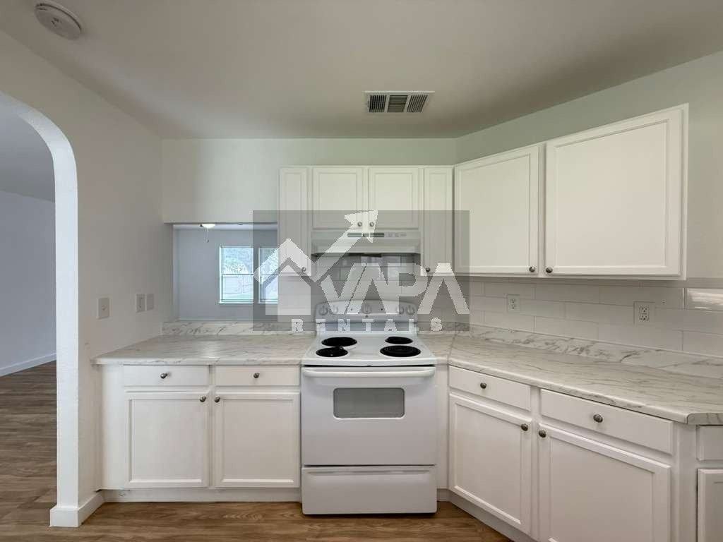 6811 Evercrest Ln - Photo 4 of 17