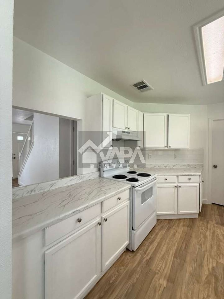 6811 Evercrest Ln - Photo 5 of 17