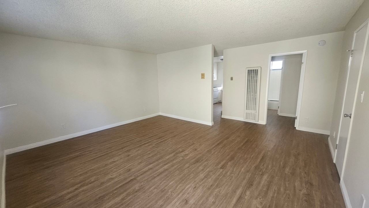 18312 Collins St #109 - Photo 2 of 10