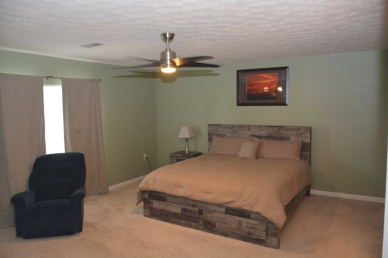 979 Kemper Meadow Dr - Photo 3 of 17