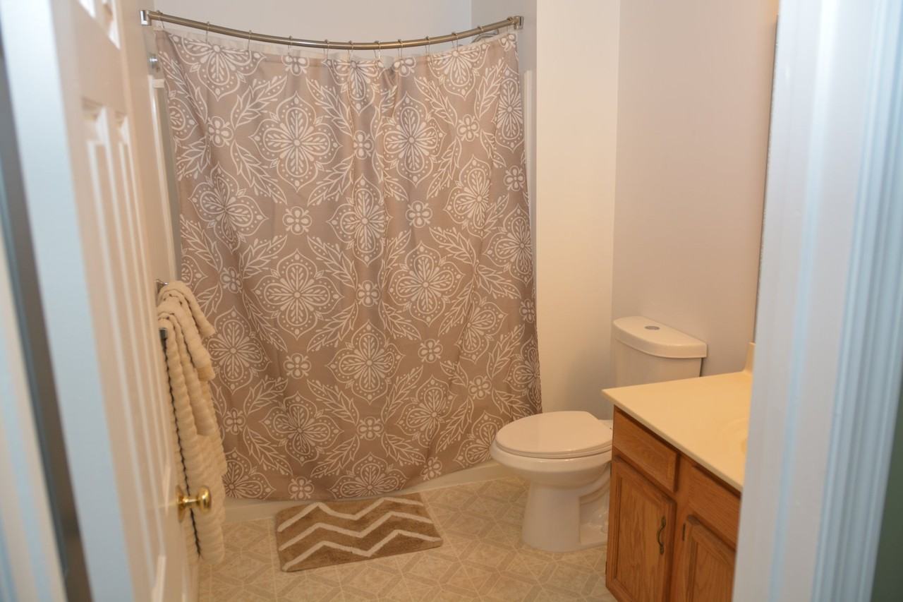 979 Kemper Meadow Dr - Photo 4 of 17