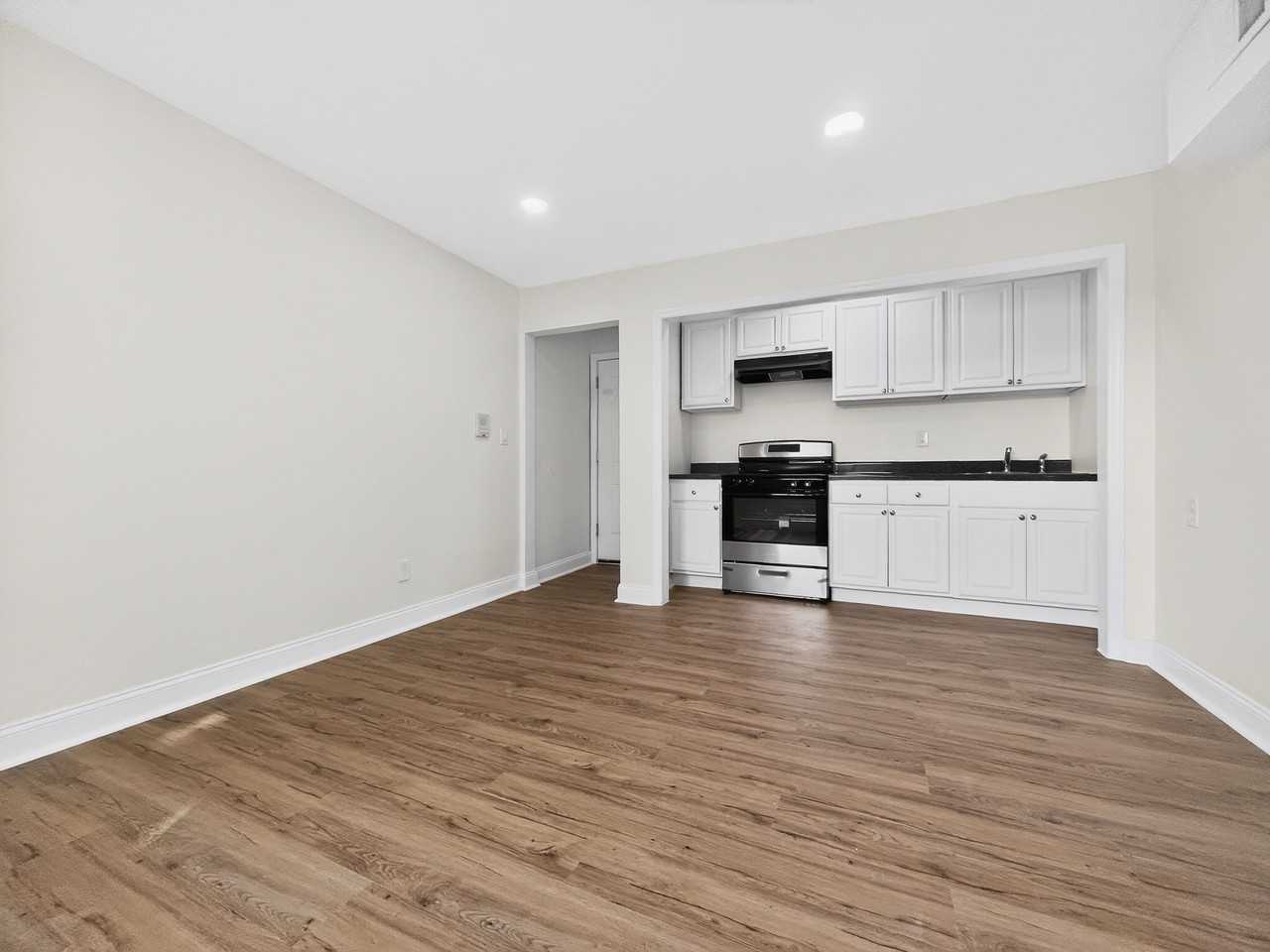 21-25 Willoughby St #A3 - Photo 5 of 10