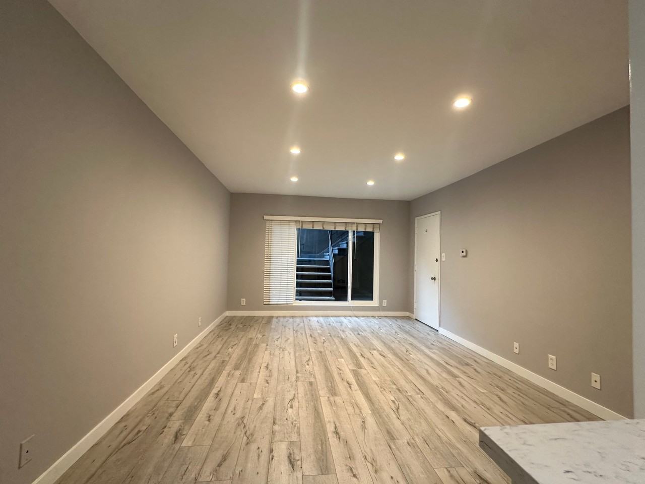 7555 De Longpre Ave #9 - Photo 3 of 12