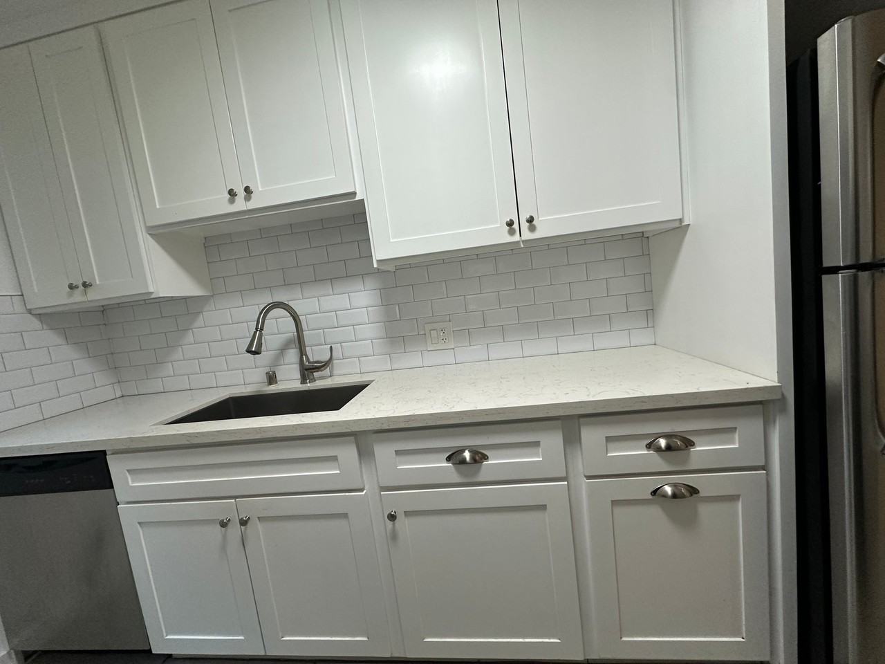 7555 De Longpre Ave #9 - Photo 5 of 12