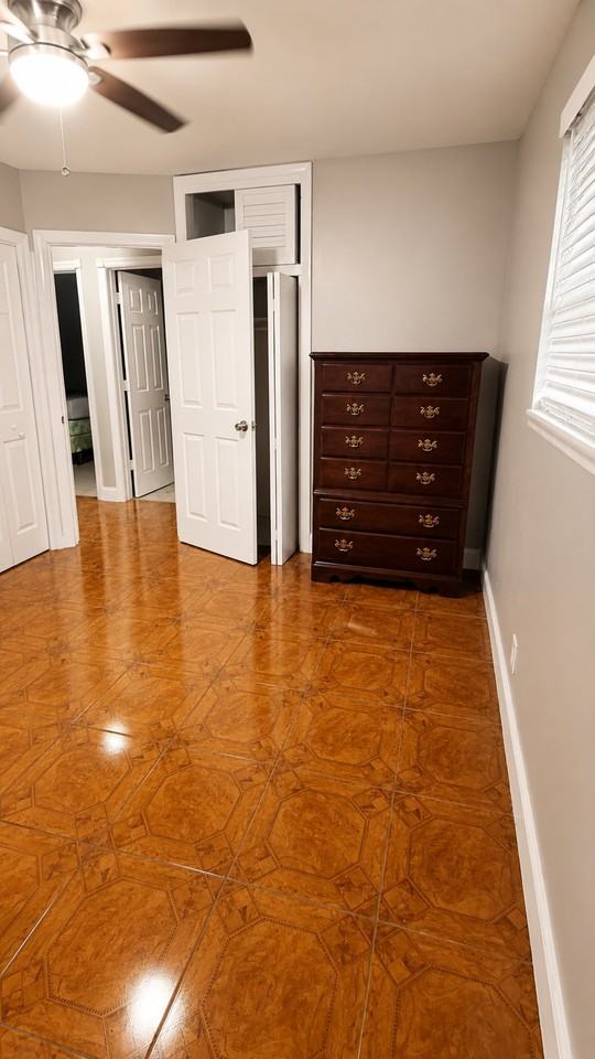 2576 Nw 64th Ter - Photo 3 of 5