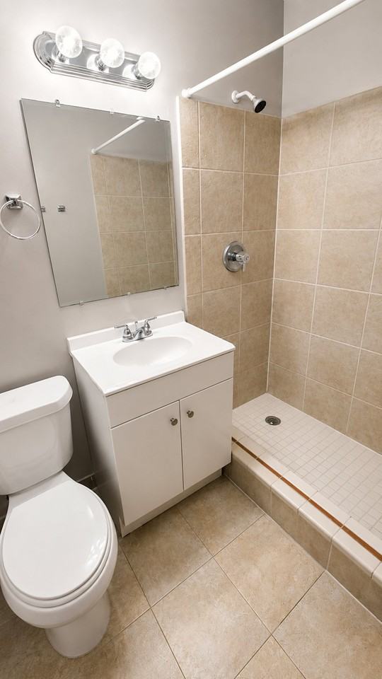 2576 Nw 64th Ter - Photo 4 of 5