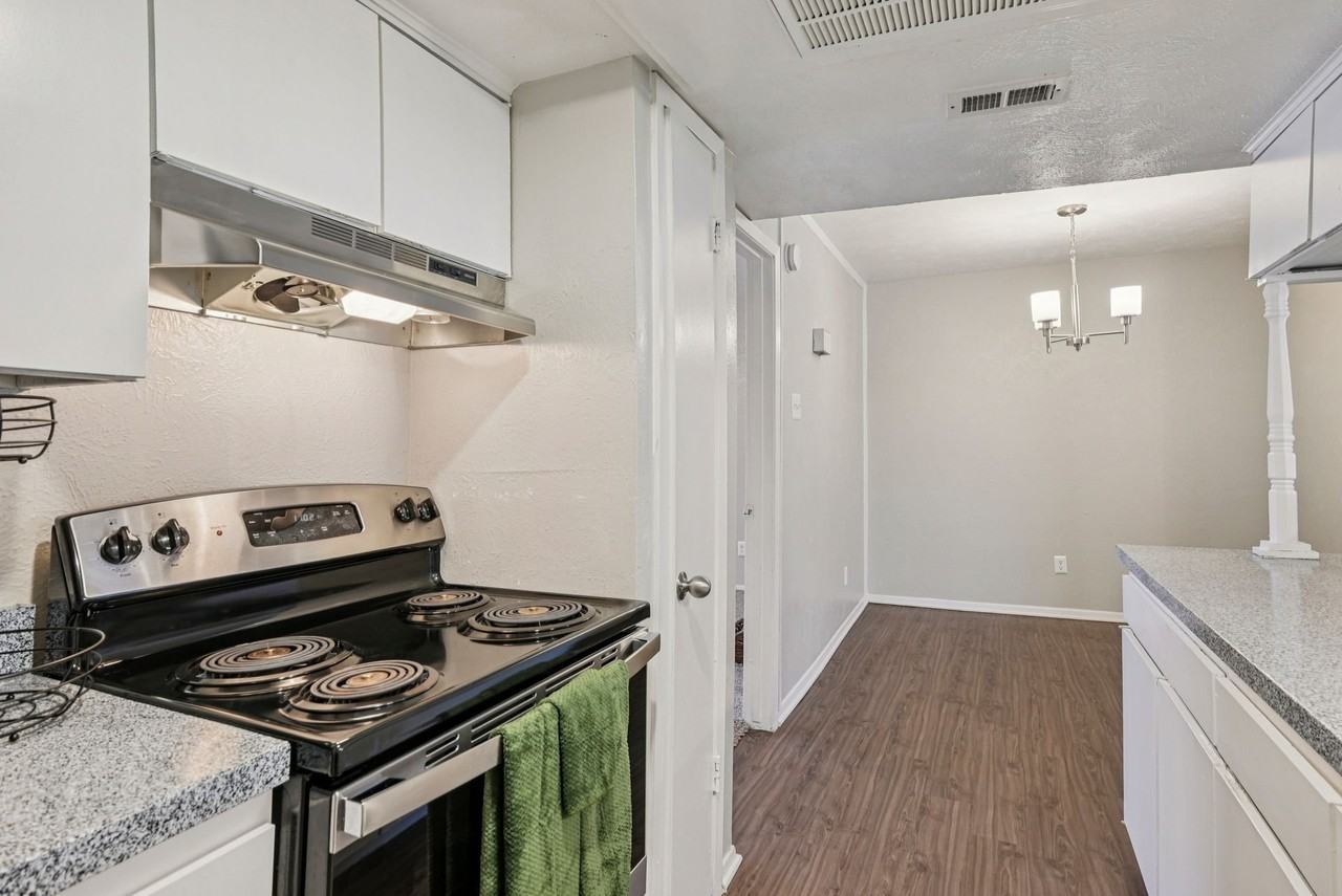 1603 S Cooper St #102 - Photo 6 of 11