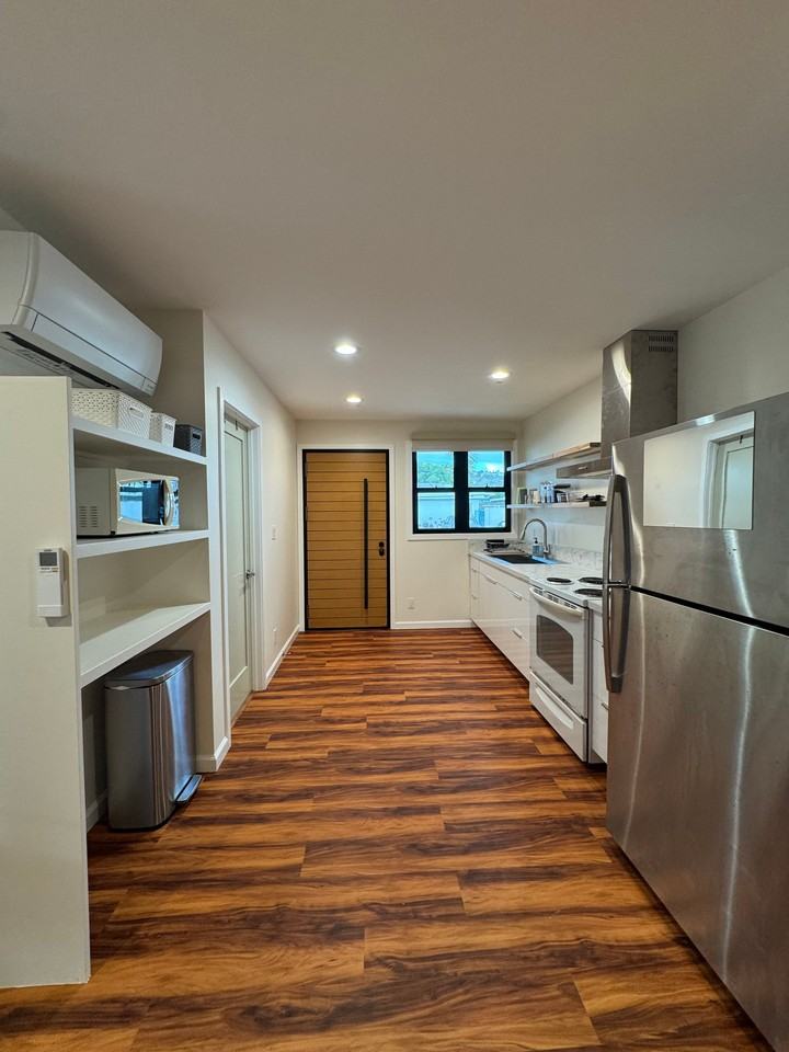 6303 Kaiwiki Pl #B - Photo 2 of 12