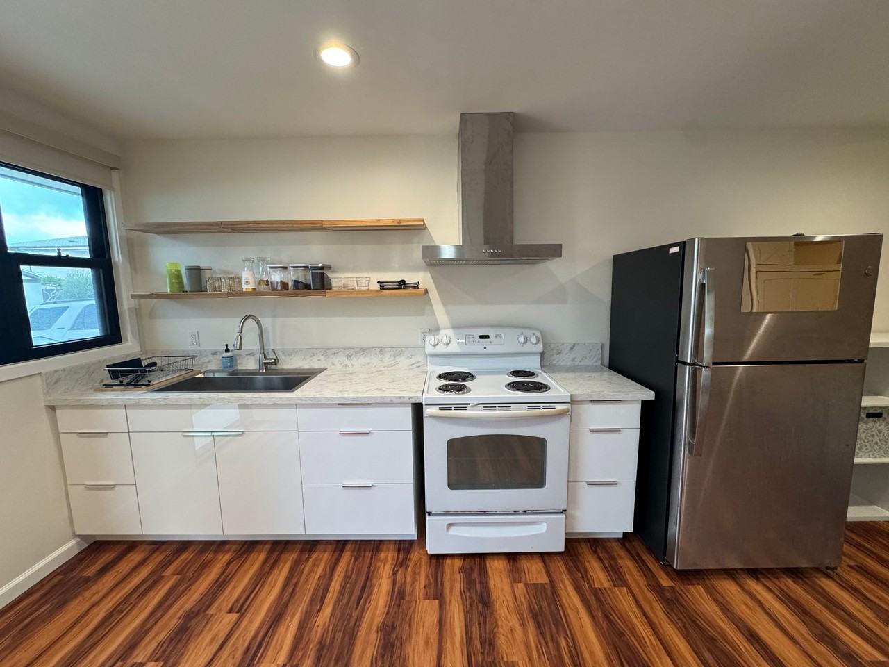 6303 Kaiwiki Pl #B - Photo 3 of 12
