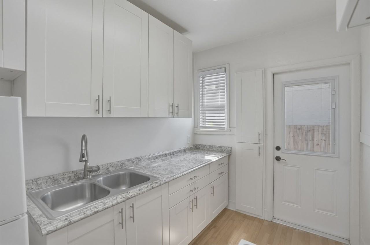 3218 W Santiago St #2 - Photo 3 of 16