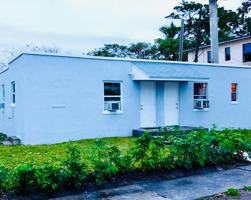 featured image of 12215 Lakeshore Dr #13