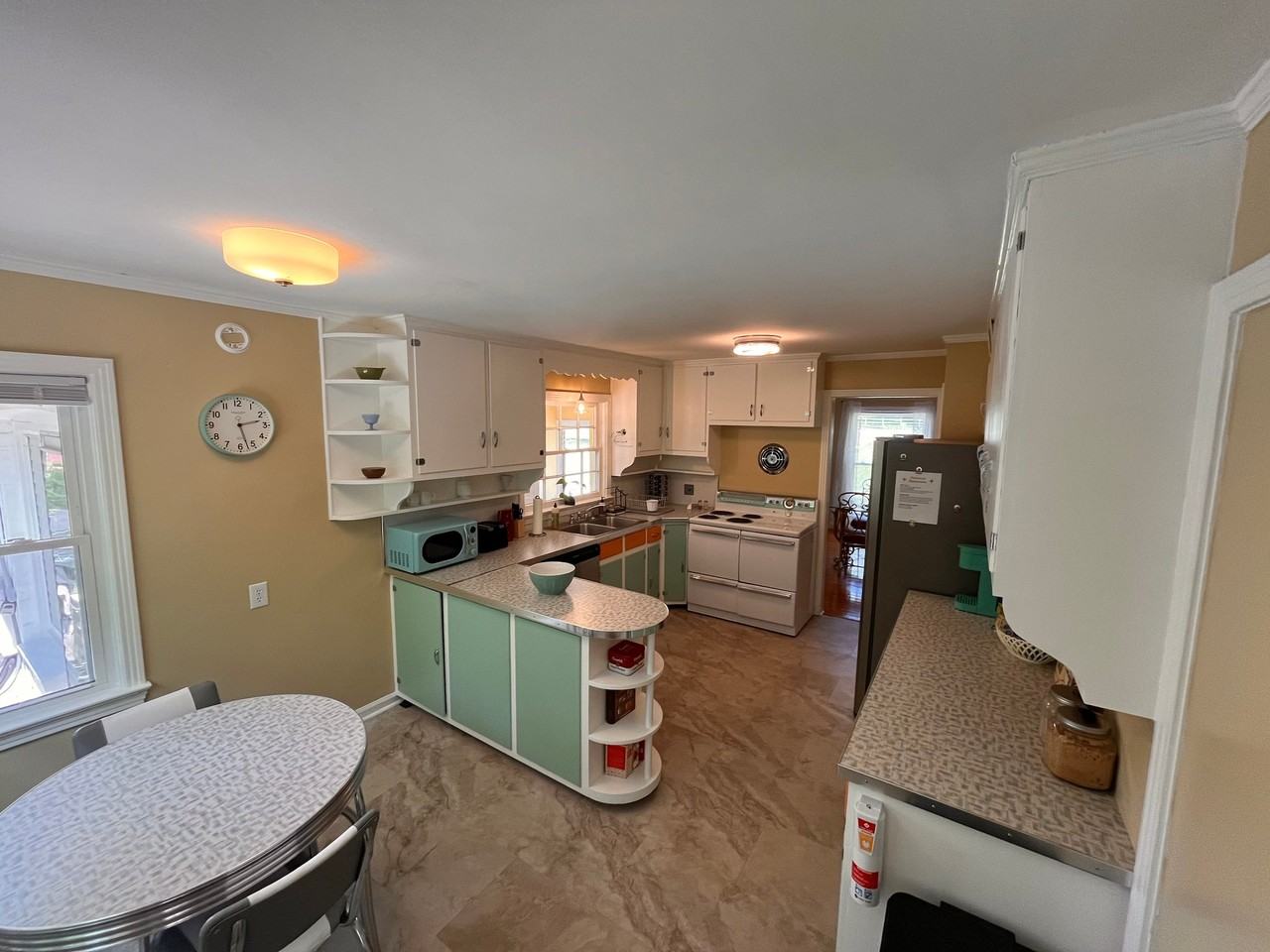 1310 Trotwood Ave - Photo 2 of 16