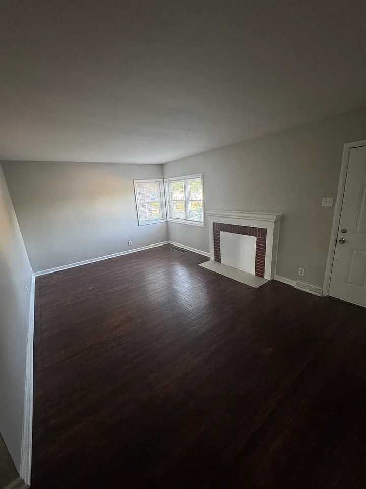 6625 Thurston Ave - Photo 7 of 11