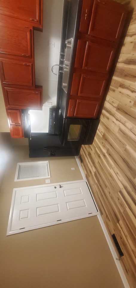 211 Waller St #NA - Photo 3 of 17