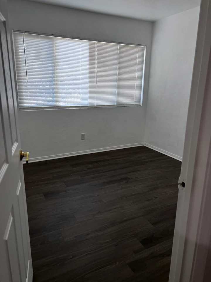 371 N Melrose Dr #G - Photo 6 of 18