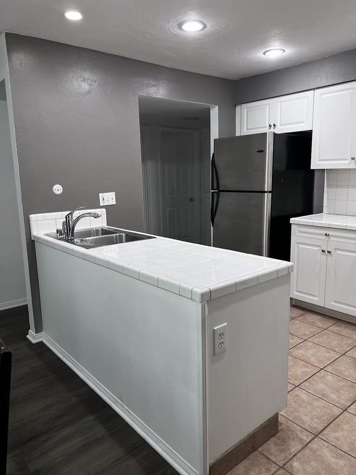 371 N Melrose Dr #G - Photo 7 of 18