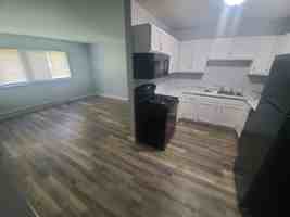 featured image of 906 Hill St #109