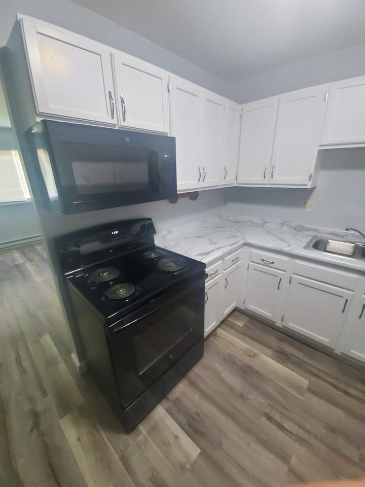 906 Hill St #109 - Photo 4 of 20