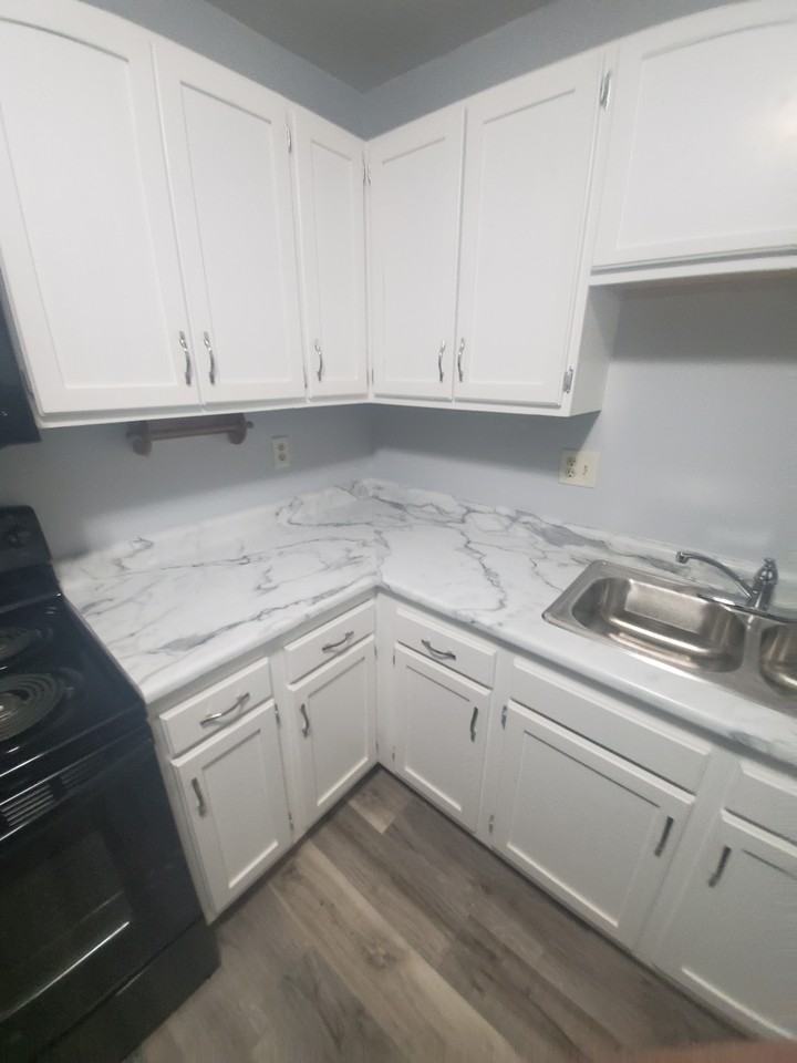 906 Hill St #109 - Photo 5 of 20