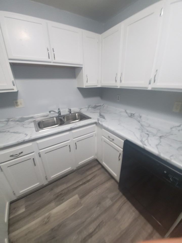 906 Hill St #109 - Photo 7 of 20