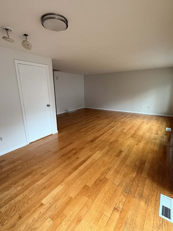 4 Esquire Cir #NA - Photo 4 of 17