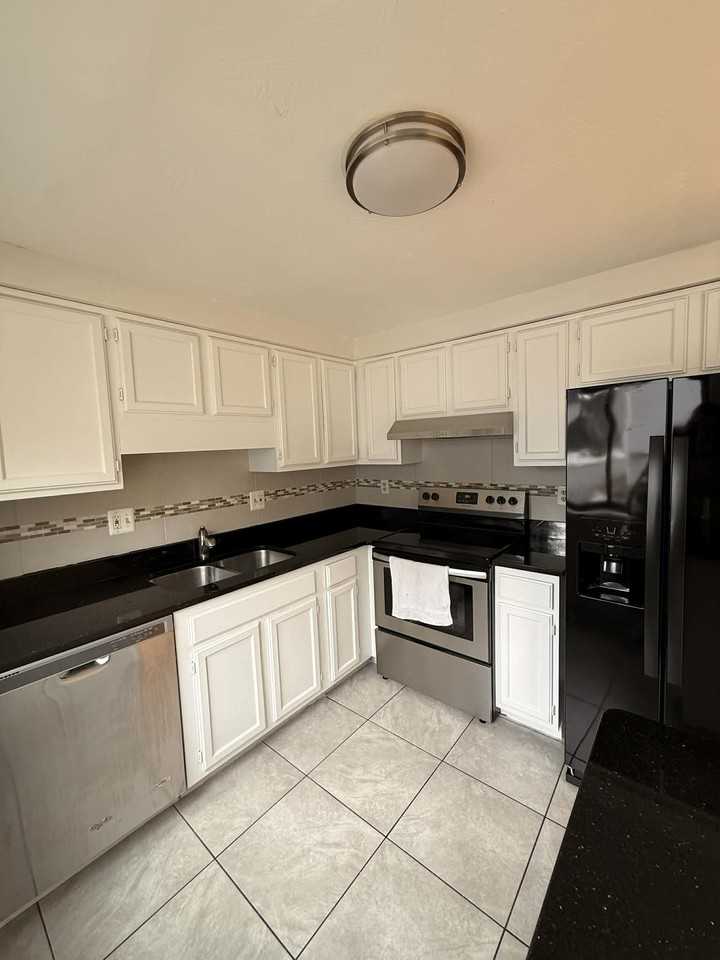 4 Esquire Cir #NA - Photo 5 of 17