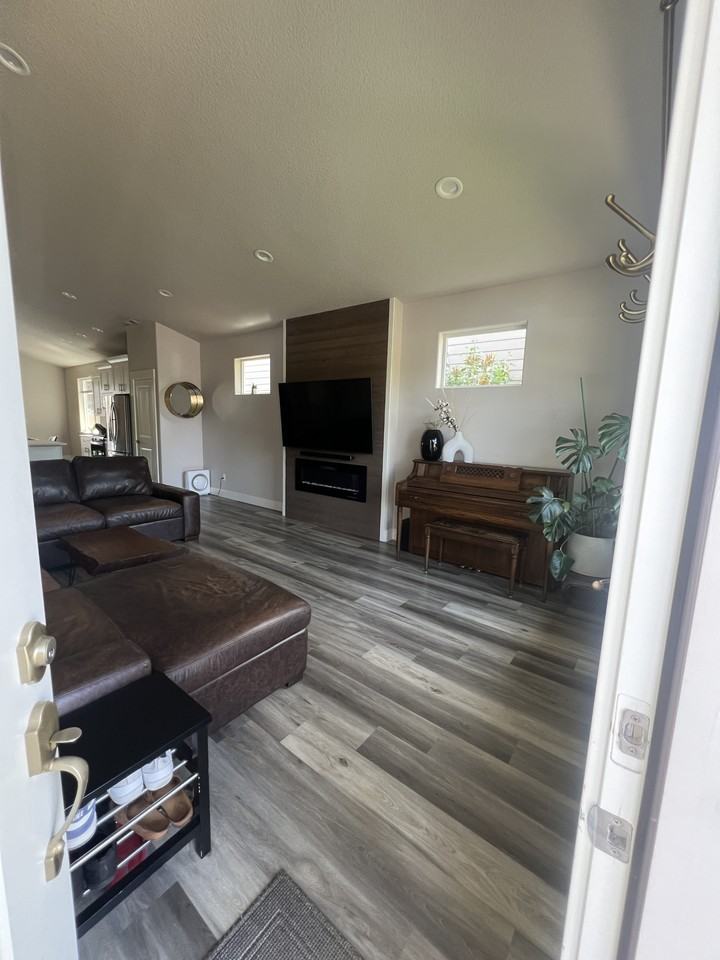 10715 Ne 70th St #NA - Photo 2 of 21