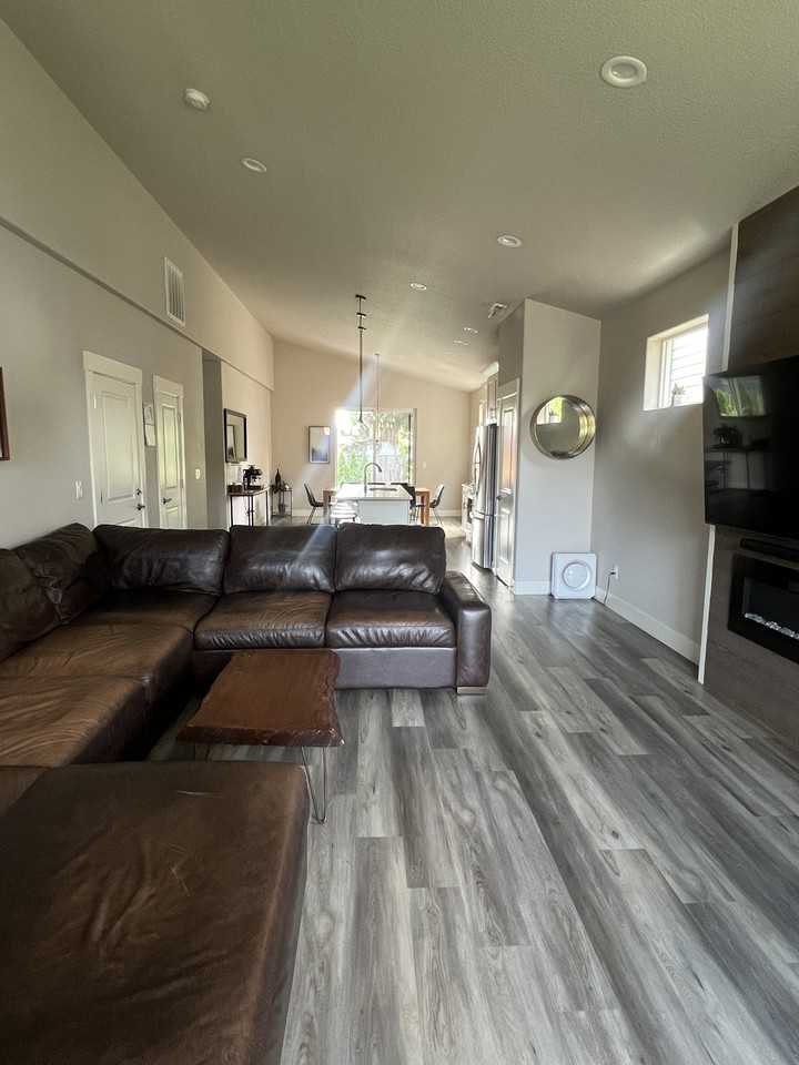 10715 Ne 70th St #NA - Photo 4 of 21