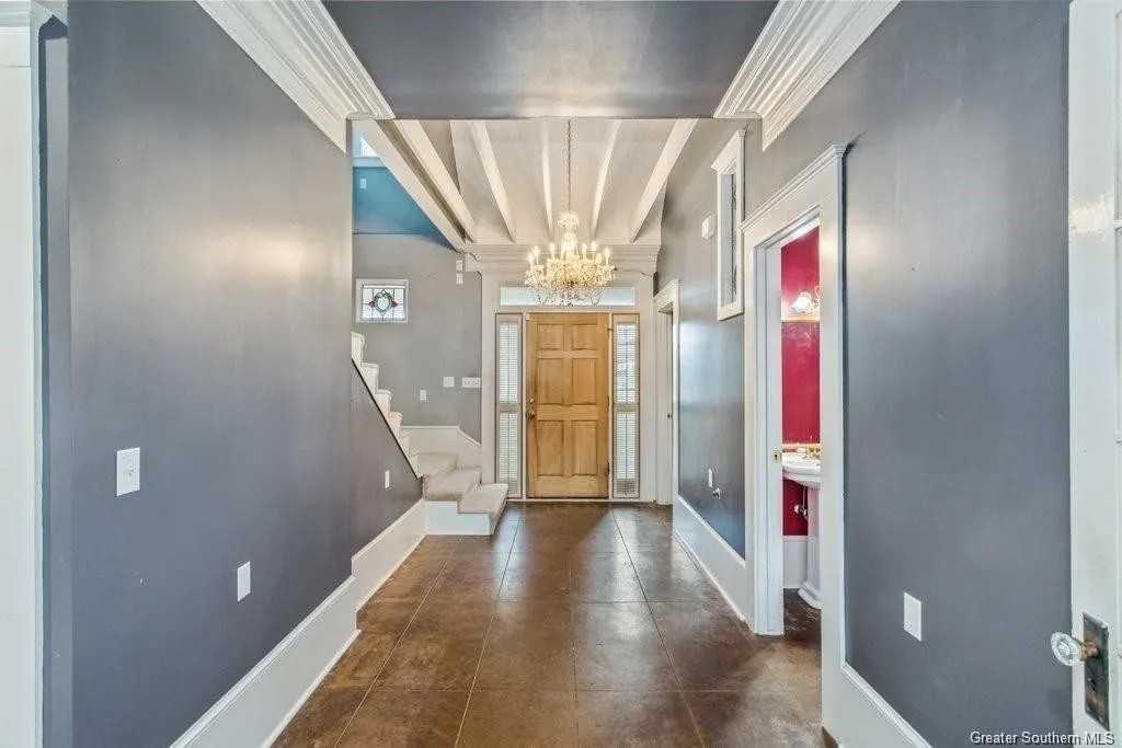 616 Pine St #NA - Photo 2 of 20