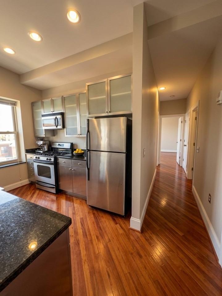 3984 Commonwealth St #B - Photo 6 of 21